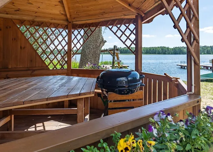 Z Jeziorem - Sajzy 22 Дом отдыха Элк